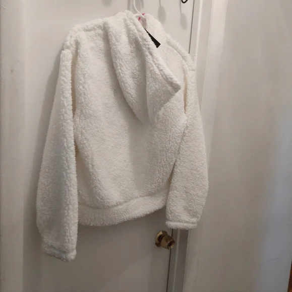 Barbie Sherpa Hoodie/Shorts Set Forever 21 - Picture 4 of 7